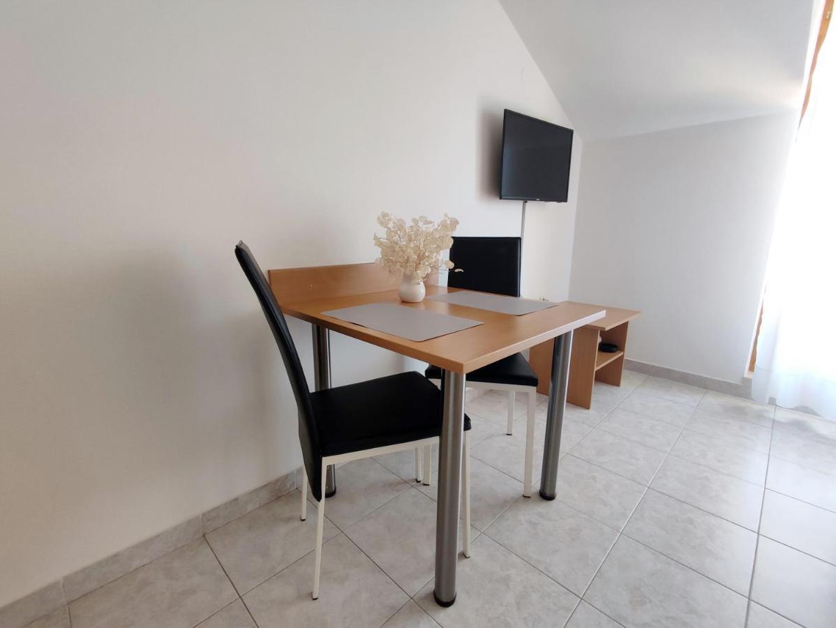 Apartments And Rooms Saric Jadrija Extérieur photo
