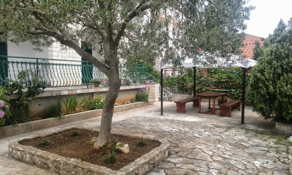 Apartments And Rooms Saric Jadrija Extérieur photo
