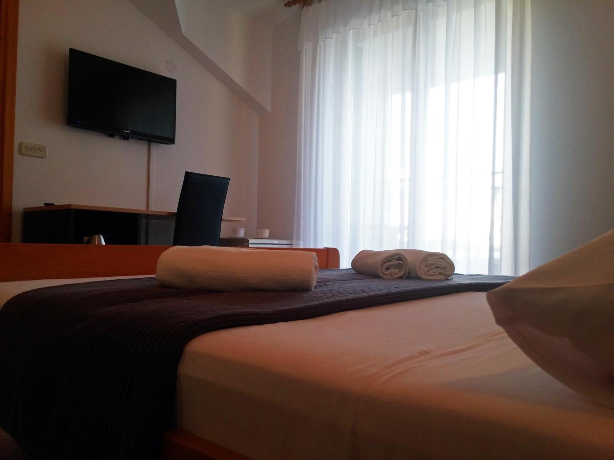 Apartments And Rooms Saric Jadrija Extérieur photo