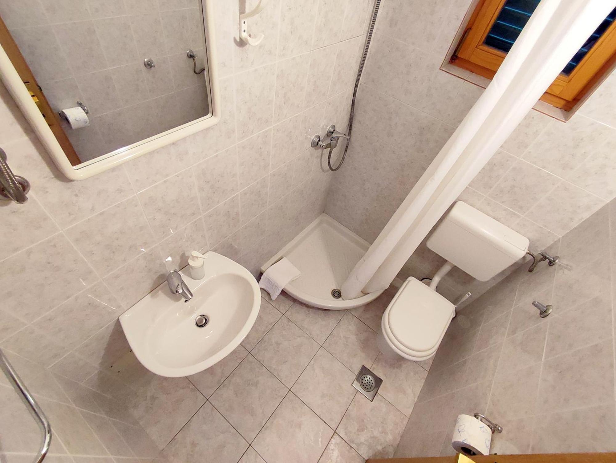 Apartments And Rooms Saric Jadrija Extérieur photo